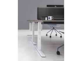 Tavolo scrivania regolabile in altezza 